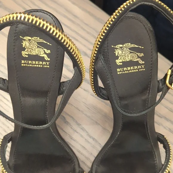 Burberry Zipper Heels Size 40 - Picture 2 of 5
